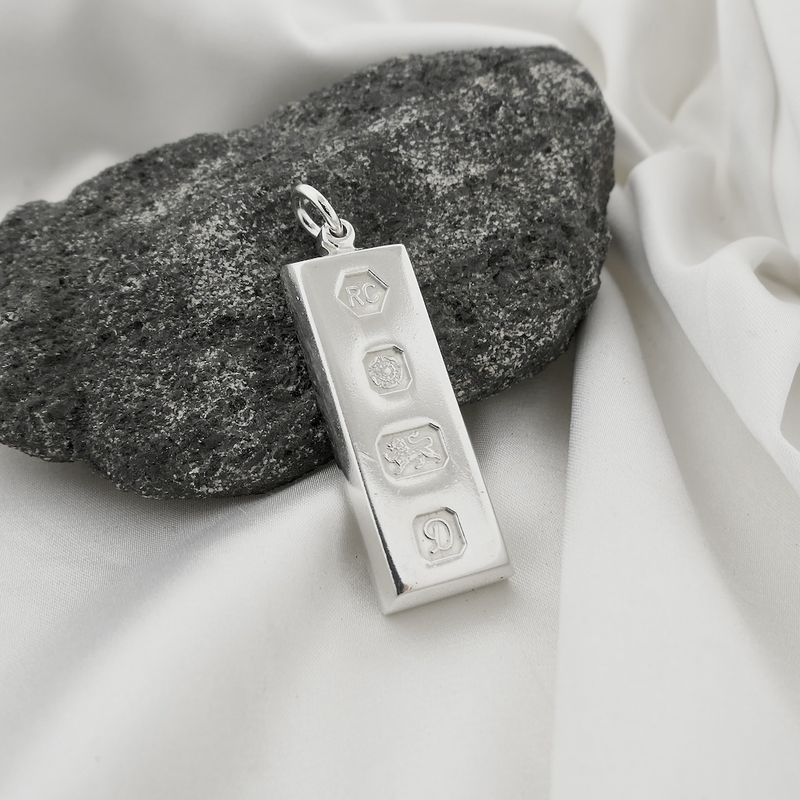 Image 2 of Silver pendant made of a silver bar