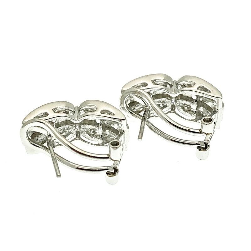 Image 5 of 18-karat white gold earrings with brilliant and baguette-cut diamonds, 1.28 ct in total