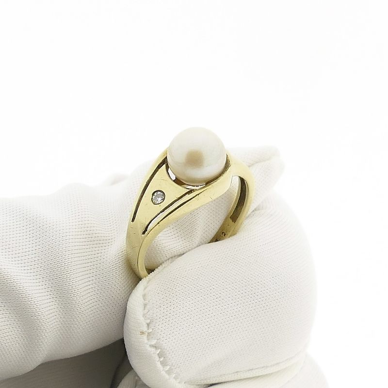 Image 10 of Gold ring with pearl and diamond; 0.01 ct.