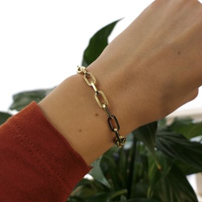 Gold closed forever link bracelet; 19 cm Image 2 of Gold closed forever link bracelet; 19 cm
