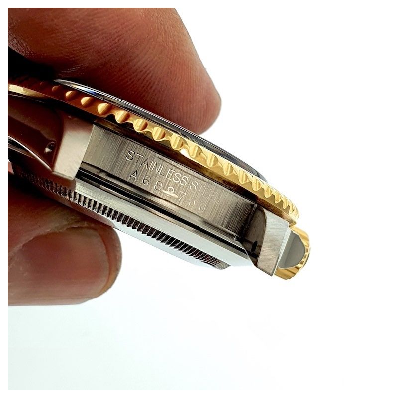 Image 16 of Rolex Submariner 16613; Gold/steel diving watch