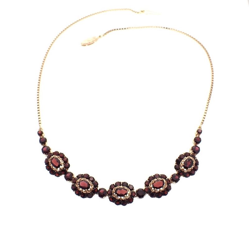 Image 4 of Antique gold Venetian link necklace with garnet