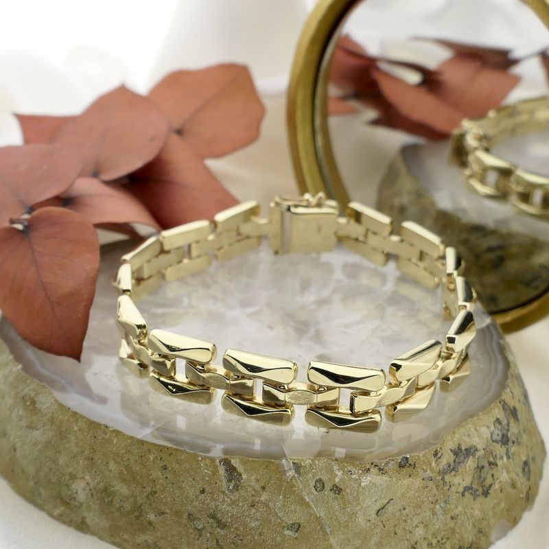 Image 2 of Gold Bismarck link bracelet