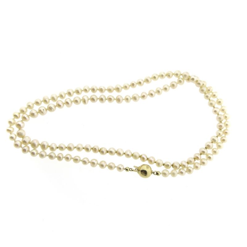 Image 7 of Pearl sautoir with gold clasp | 69 cm