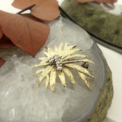 Image 2 of Vintage gold brooch with zirconia.