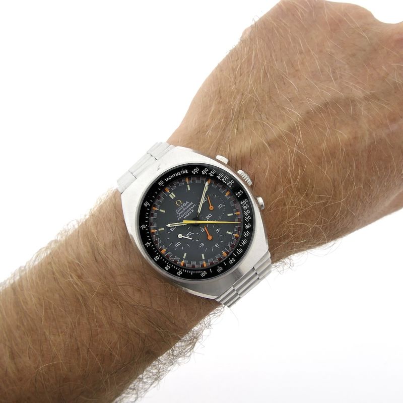 Image 13 of Omega Speedmaster Mark II 'Racing Dial'; Vintage chronograph men's watch