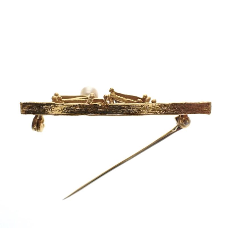 Image 5 of Gold design brooch with diamond; 0.15 ct.