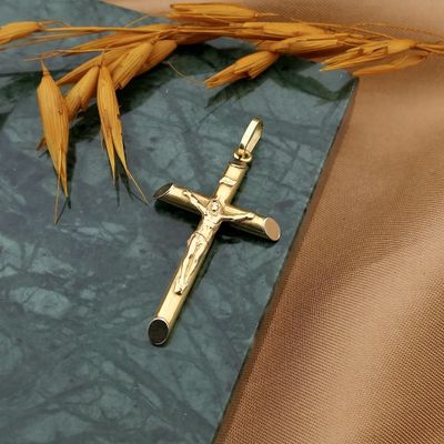 Image 2 of 18-karat gold pendant of a cross with corpus | INRI