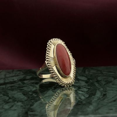 Gold ring with red coral | Vintage/antique Image 2 of Gold ring with red coral | Vintage/antique