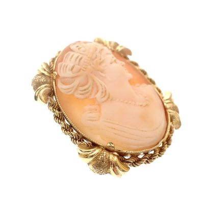 Image 2 of Antique gold brooch/pendant with cameo