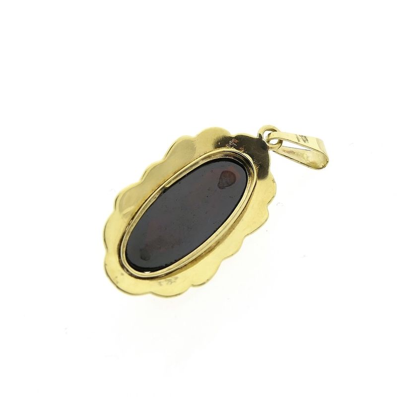 Image 4 of Vintage gold pendant with garnet