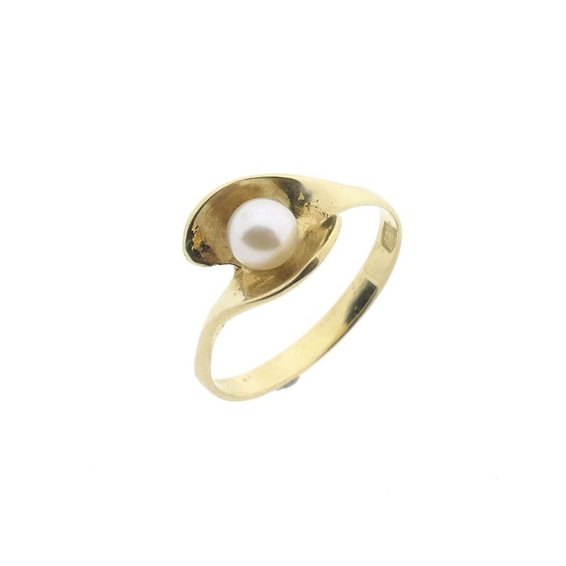 Image 1 of Vintage gold ring with pearl