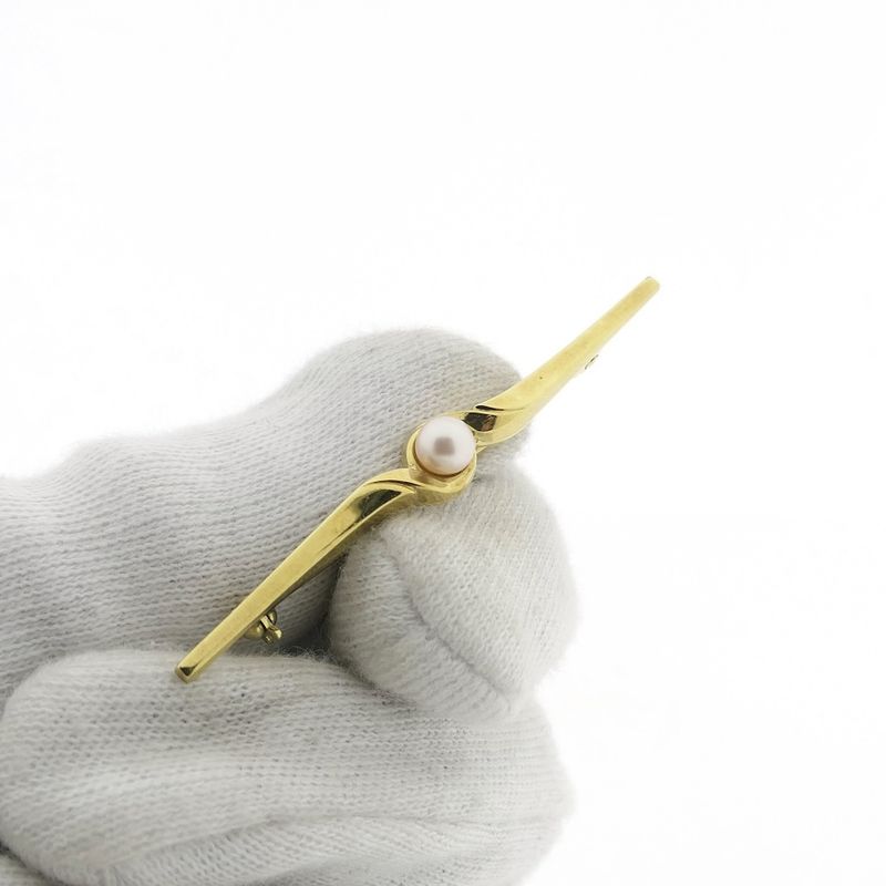 Image 9 of Vintage gold brooch with pearl