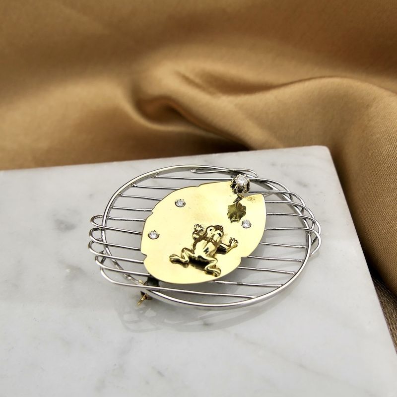 Image 10 of Two-tone gold brooch of a lily with a frog and diamond 0.09 ct.