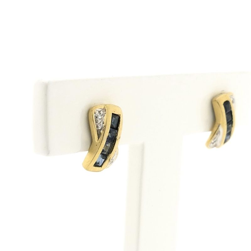 Image 6 of Gold stud earrings with sapphire and diamond | 0.02 ct.