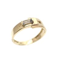 Gold ring with baguette-cut zirconia