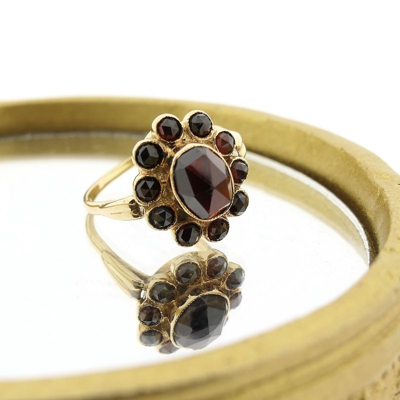Image 2 of Gold entourage ring with garnet stones | Vintage