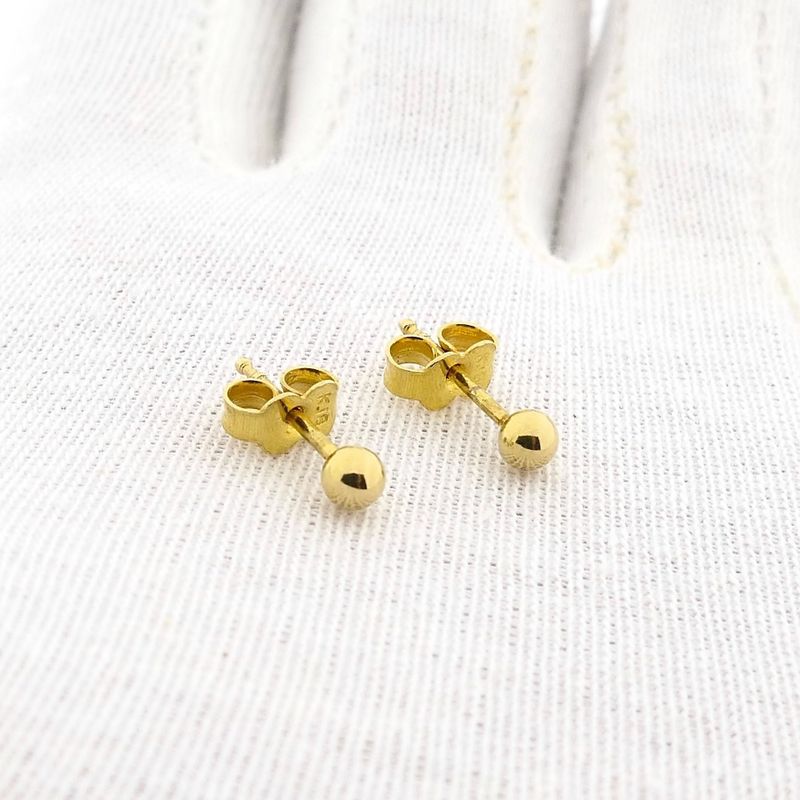 Image 11 of 18 Krt. Vintage Gold Stud Earrings