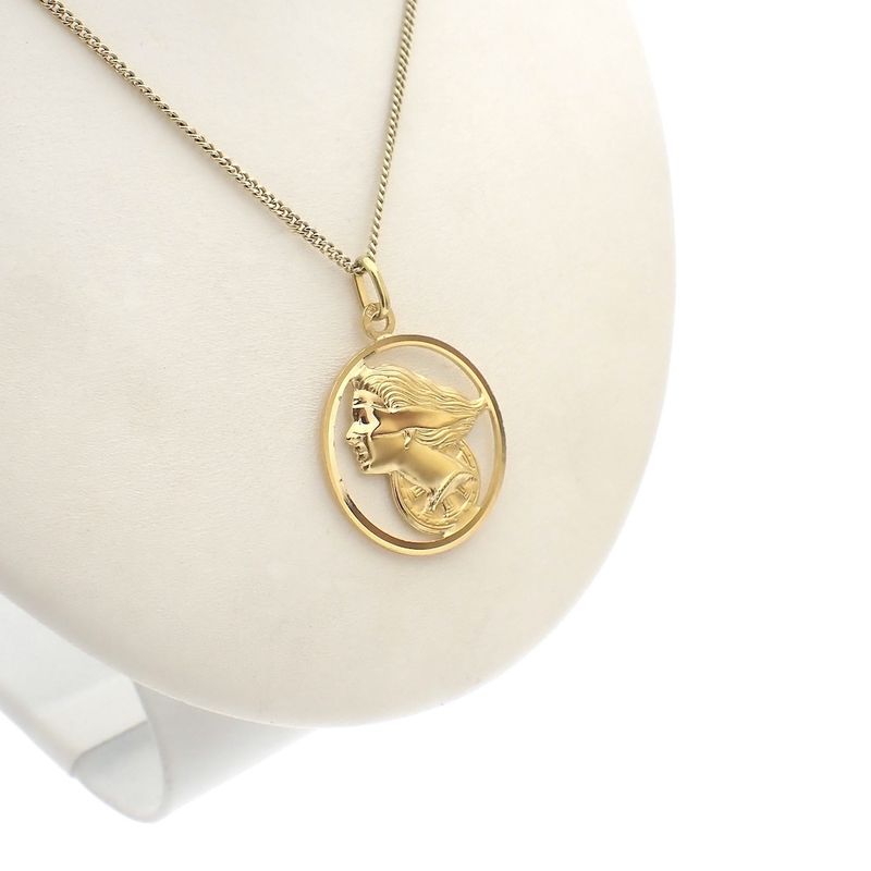 Image 3 of 18 carat gold pendant of the Roman goddess Fortuna