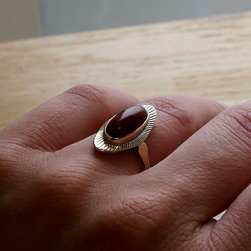 Image 6 of Vintage Gold Ring with Blood Coral