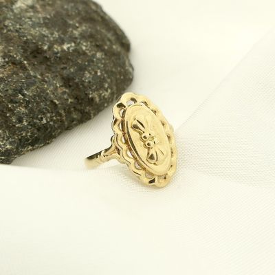 Image 2 of Vintage gold ring
