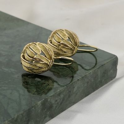 Image 2 of Gold earrings with leaves