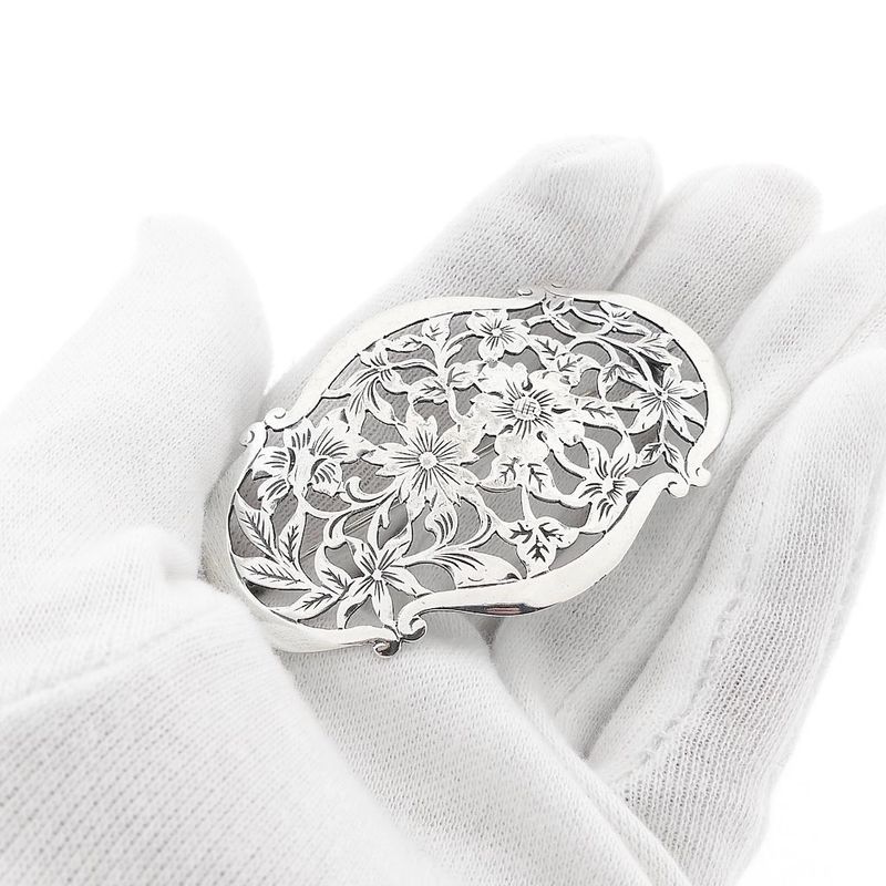 Image 8 of Silver brooch with floral motif