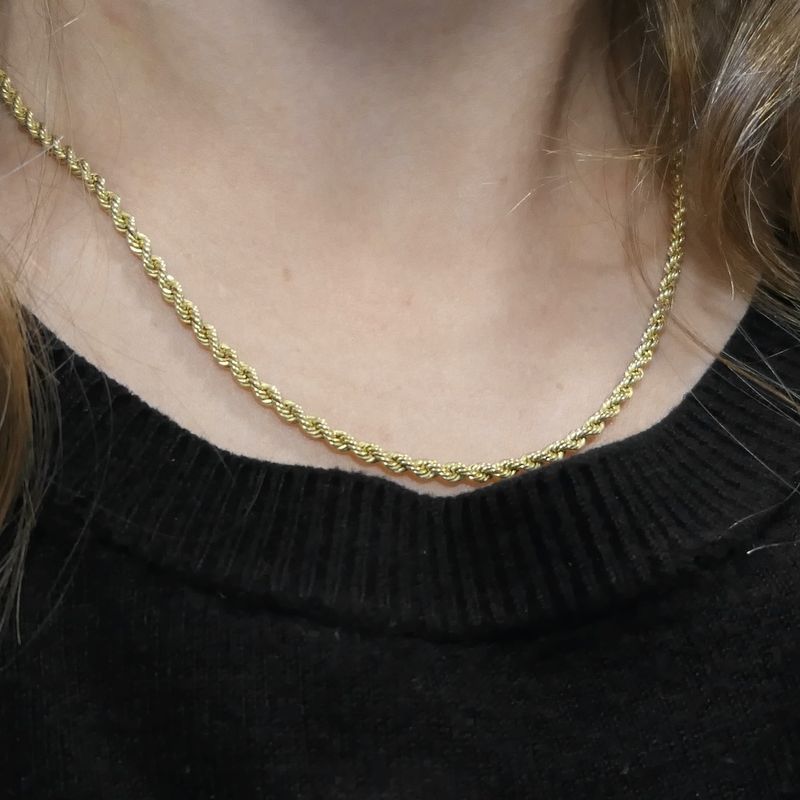 Image 8 of Gold twisted link chain | 45.5 cm