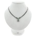 Afbeelding 1 van Witgouden visgraat schakelcollier met smaragd en diamanten; 0,77 ct.