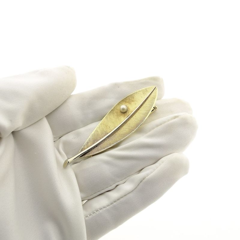 Image 9 of Two-tone gold brooch of a leaf with pearl