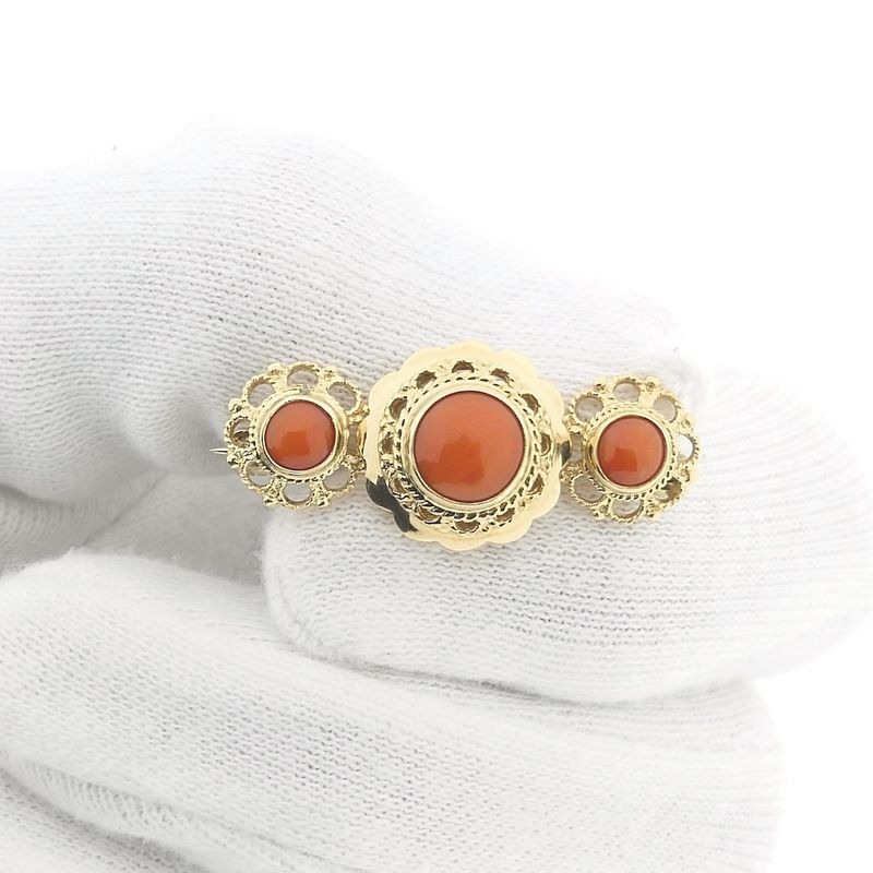 Image 9 of Antique gold brooch with blood coral