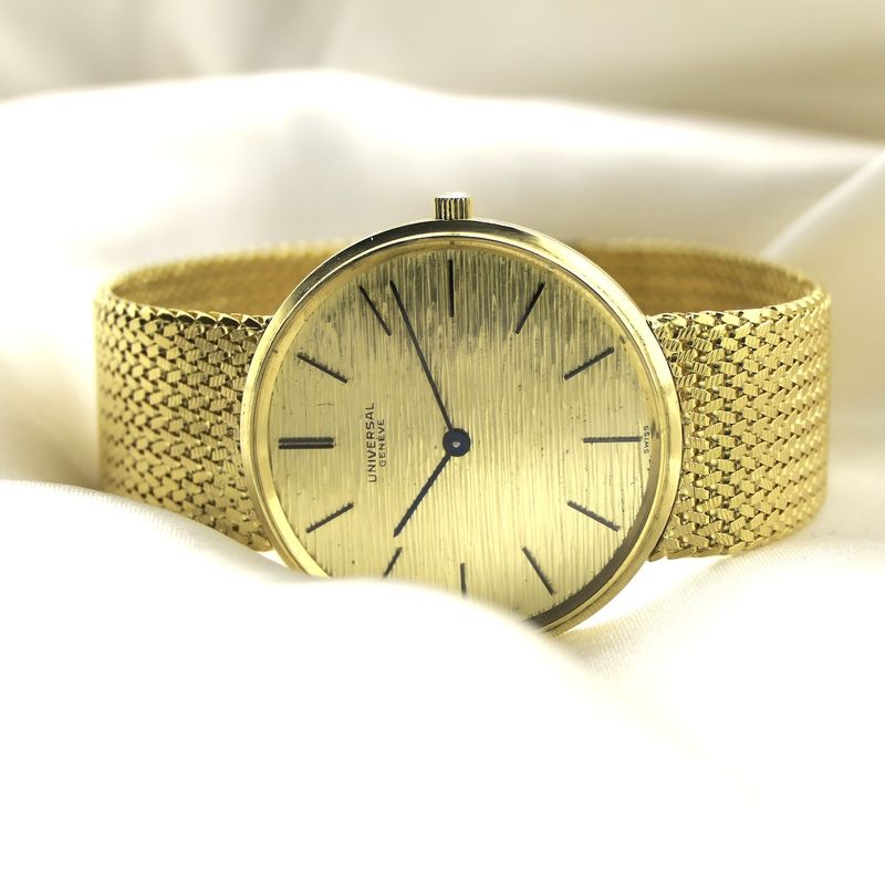 Image 22 of Universal Geneva 'Ultra Thin' 18205/11; Vintage 18k gold men's watch