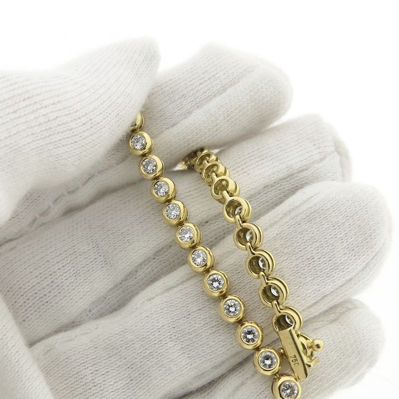 Image 8 of 18K gold tennis bracelet with diamond; 2.57 ct. | 18 cm