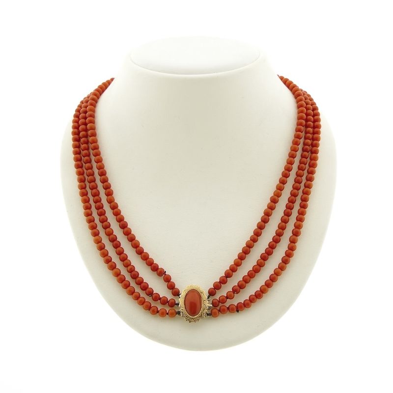Image 1 of Blood coral bead necklace with gold clasp; Antique | 45 cm