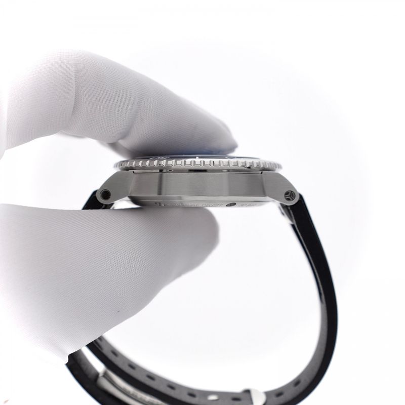 Image 8 of Oris Aquis Date 5-Days 43.5mm Automatic Watch