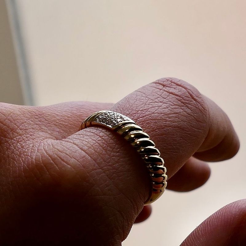 Afbeelding 8 van Gouden Goldgilde ring met diamanten; 0,08 ct.