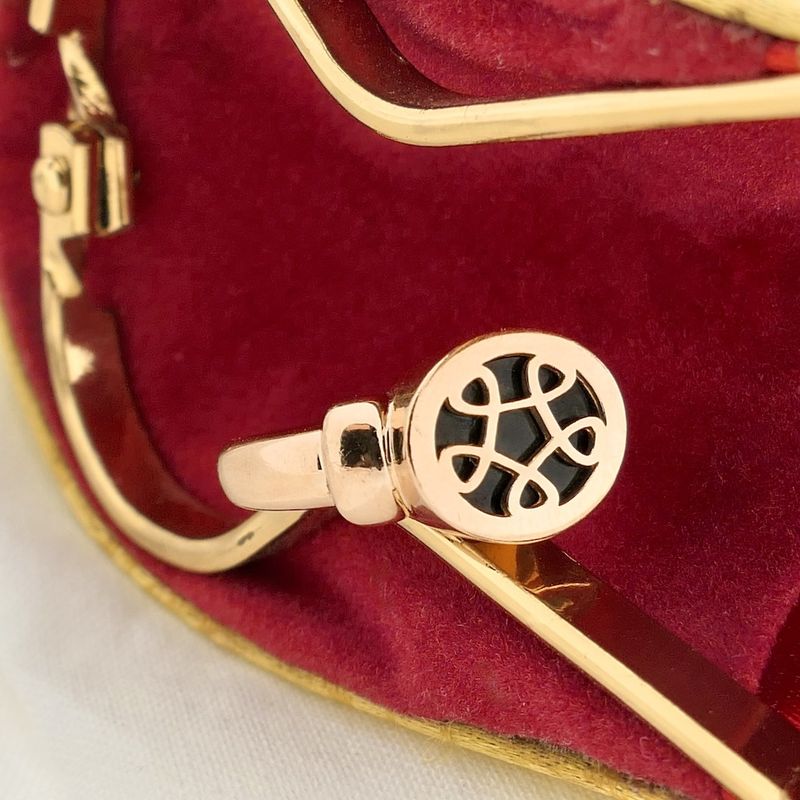 Image 2 of 18K rose gold ring with onyx | Source