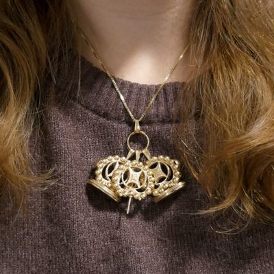 Image 2 of Antique gold watch key pendant (for a watch chain)