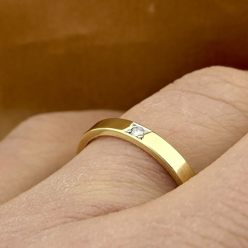 Image 7 of Gold sliding ring with diamond; 0.01 ct. | Jeunesse