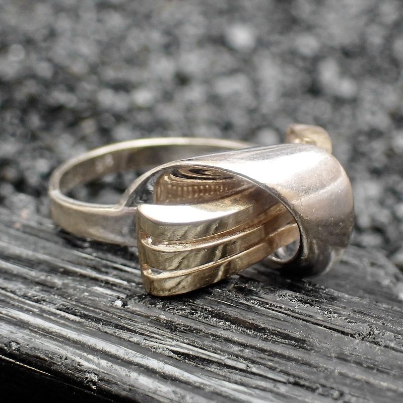 Image 2 of Two-tone gold abstract ring | Vintage