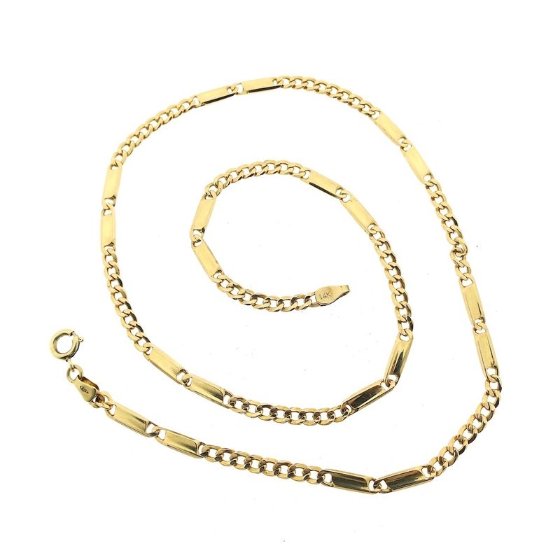 Image 5 of Gold closed Figaro link chain