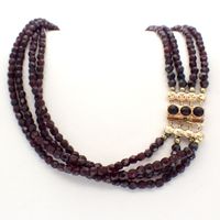 Glass bead necklace with gold clasp; Antique/vintage | 37 cm