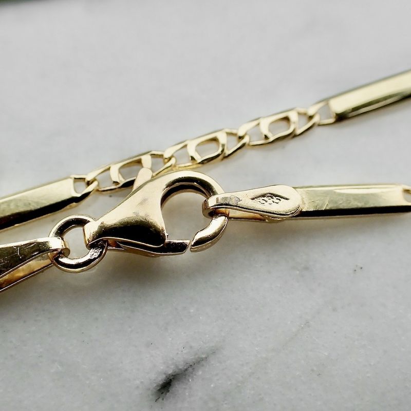 Image 5 of Gold closed Figaro link bracelet | 18.5 cm