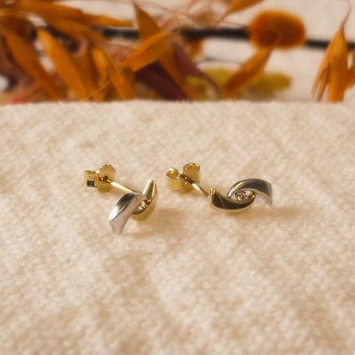 Image 2 of Bicolor gold stud earrings with diamond | 0.03 ct.