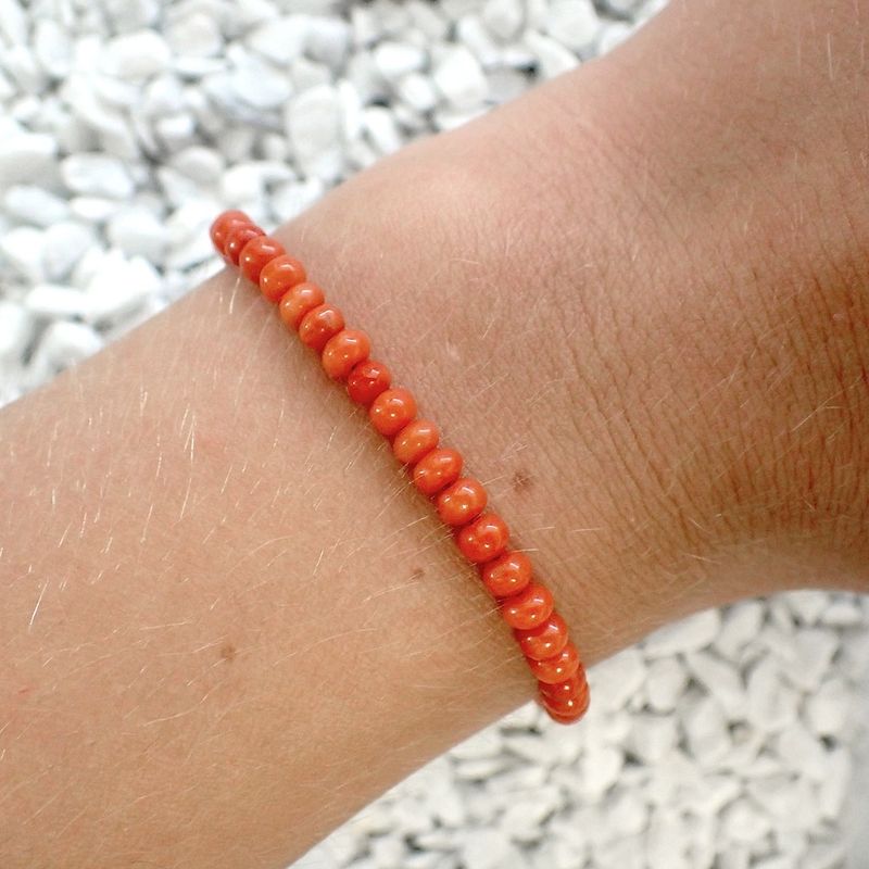 Image 3 of Red coral bead bracelet with gold clasp; Antique | 17 cm