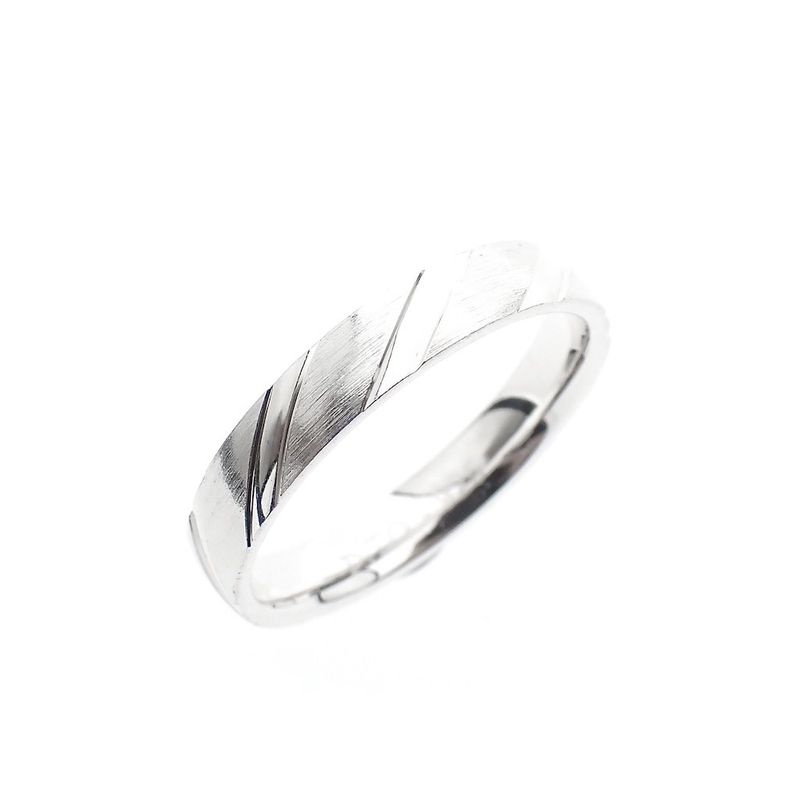 Image 1 of Silver ring with diagonal relief