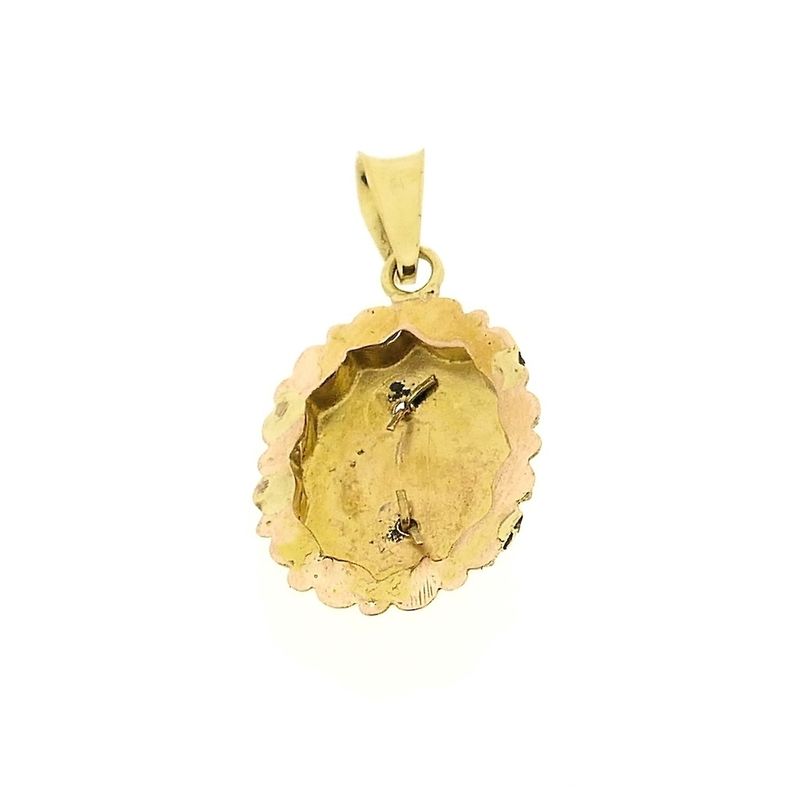 Image 5 of Two-tone antique gold pendant with Zeeland knots