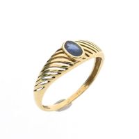 Gold ring with sapphire