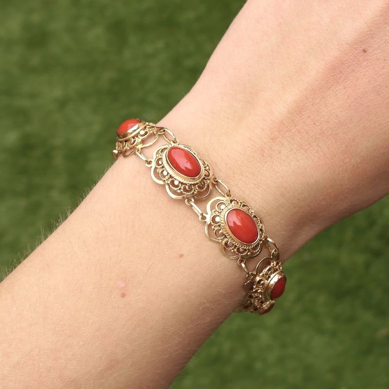 Image 8 of Antique gold bracelet with blood corals
