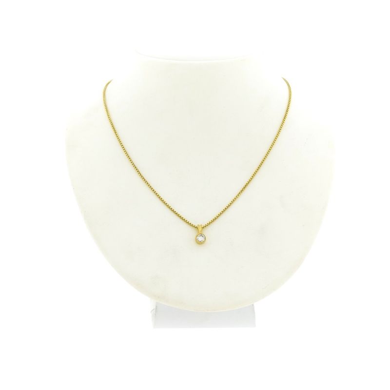 Image 8 of 18 carat gold pendant with zirconia